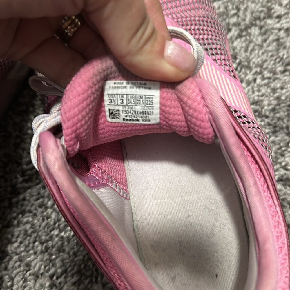 Pink Reebok nanos - Picture 3 of 3